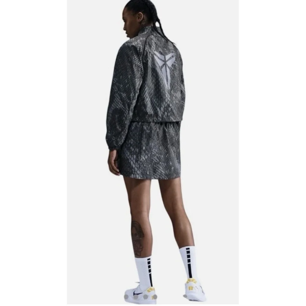 Nike Kobe  Lightweight Woven Jacket Reflective Women's small IB2718-010